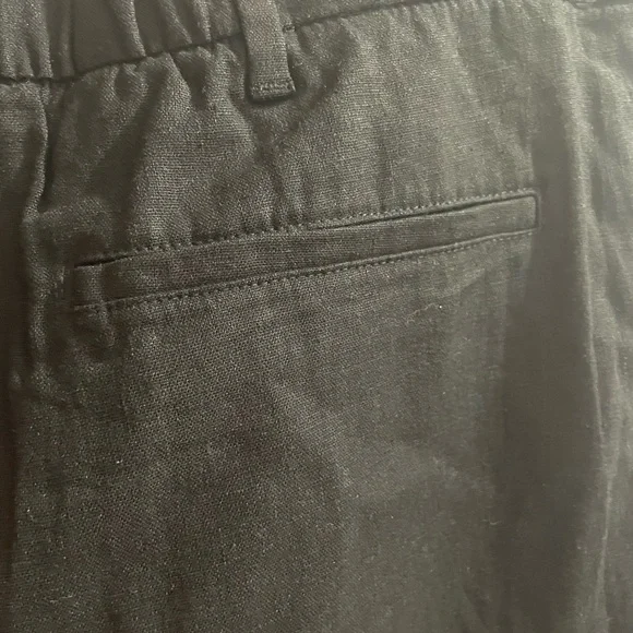 Old Navy Black linen shorts with floral top - Picture 12 of 16